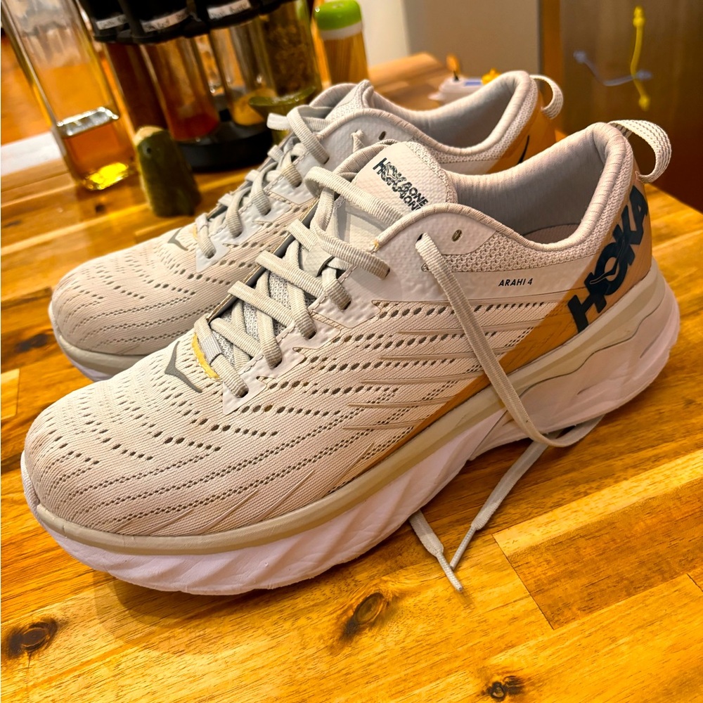 Hoka Arahi 4 size 10